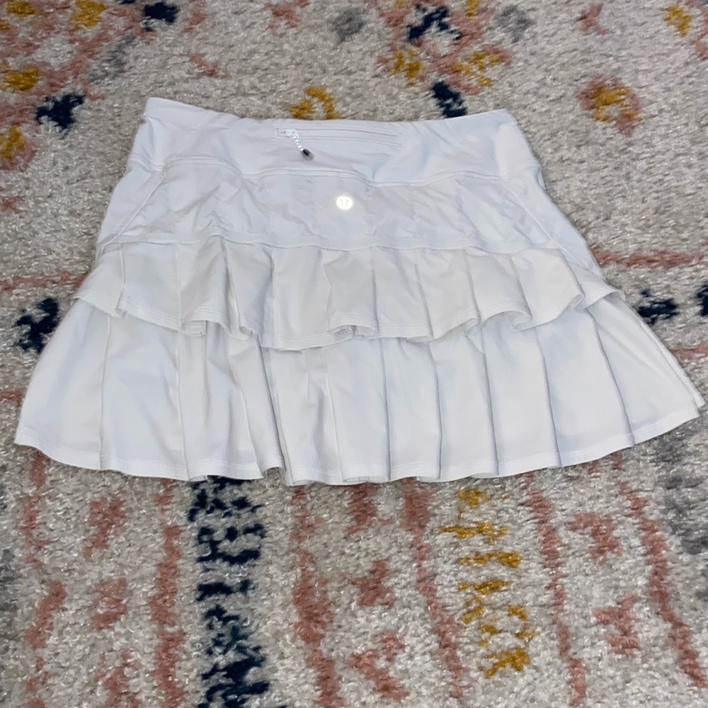 RARE HTF white lululemon pace setter skirt EUC!